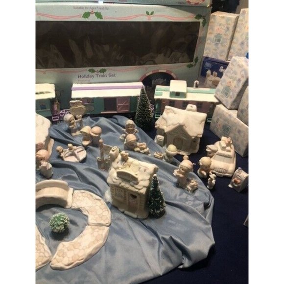 WHOLE SET Precious Moments Sugar Town Christmas Village - Picture 8 of 13